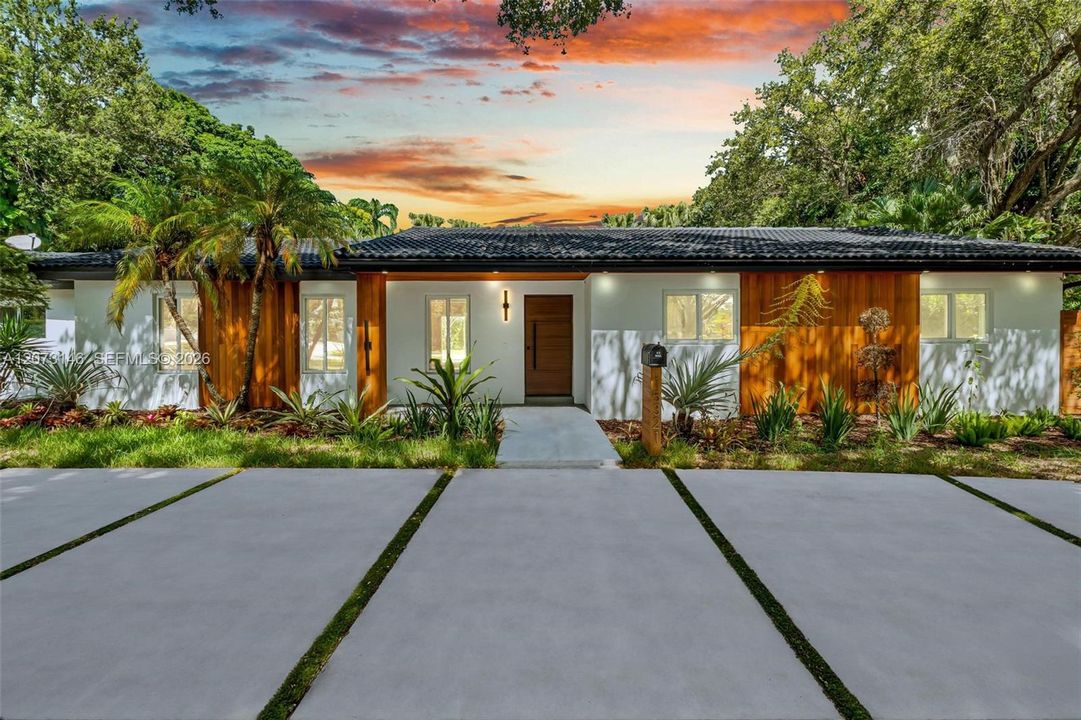 For Sale: $2,350,000 (6 beds, 4 baths, 3467 Square Feet)