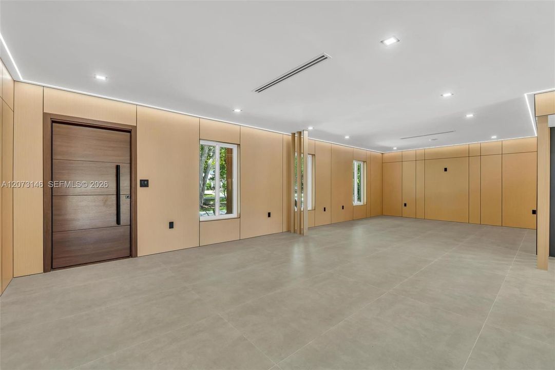 For Sale: $2,350,000 (6 beds, 4 baths, 3467 Square Feet)