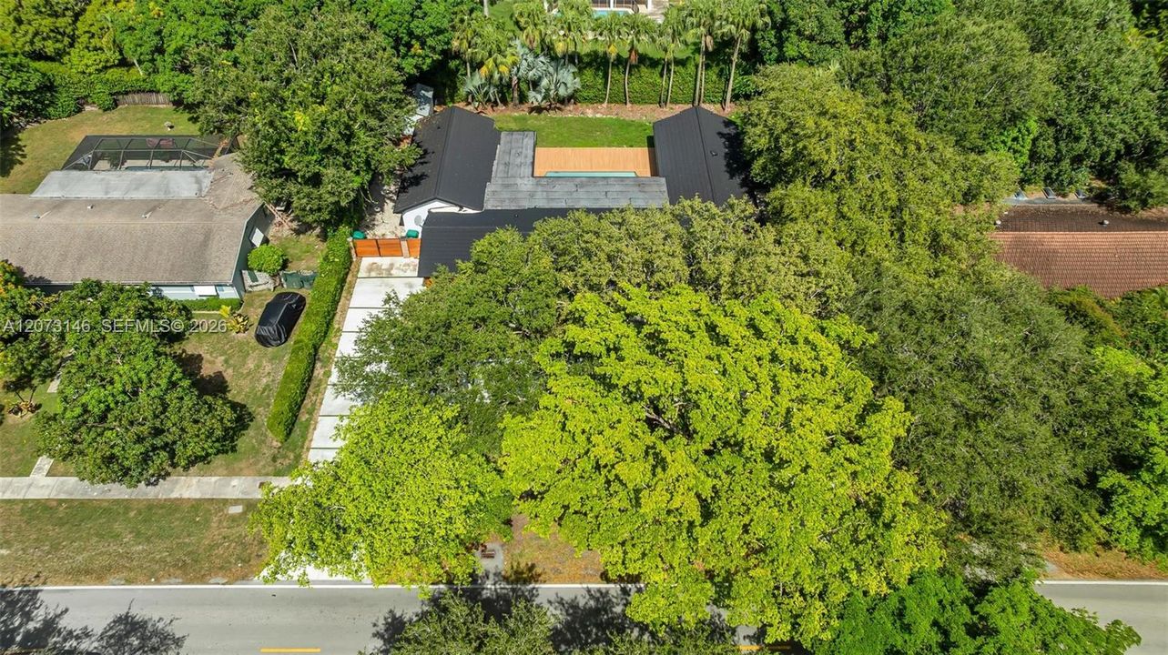 For Sale: $2,350,000 (6 beds, 4 baths, 3467 Square Feet)