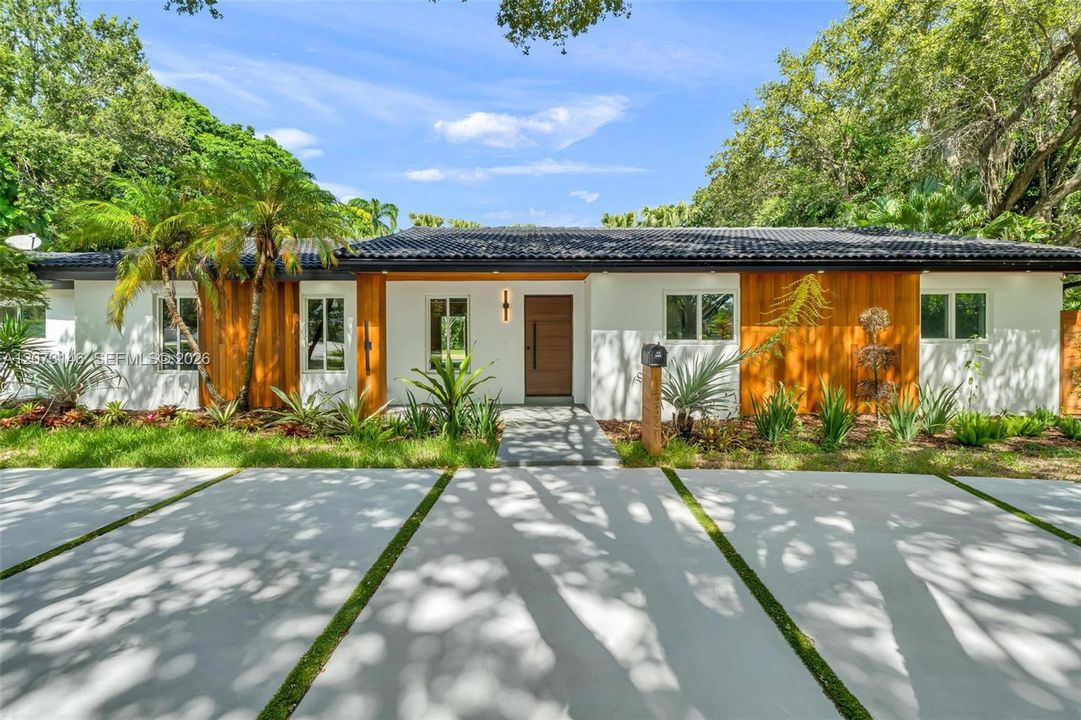 For Sale: $2,350,000 (6 beds, 4 baths, 3467 Square Feet)