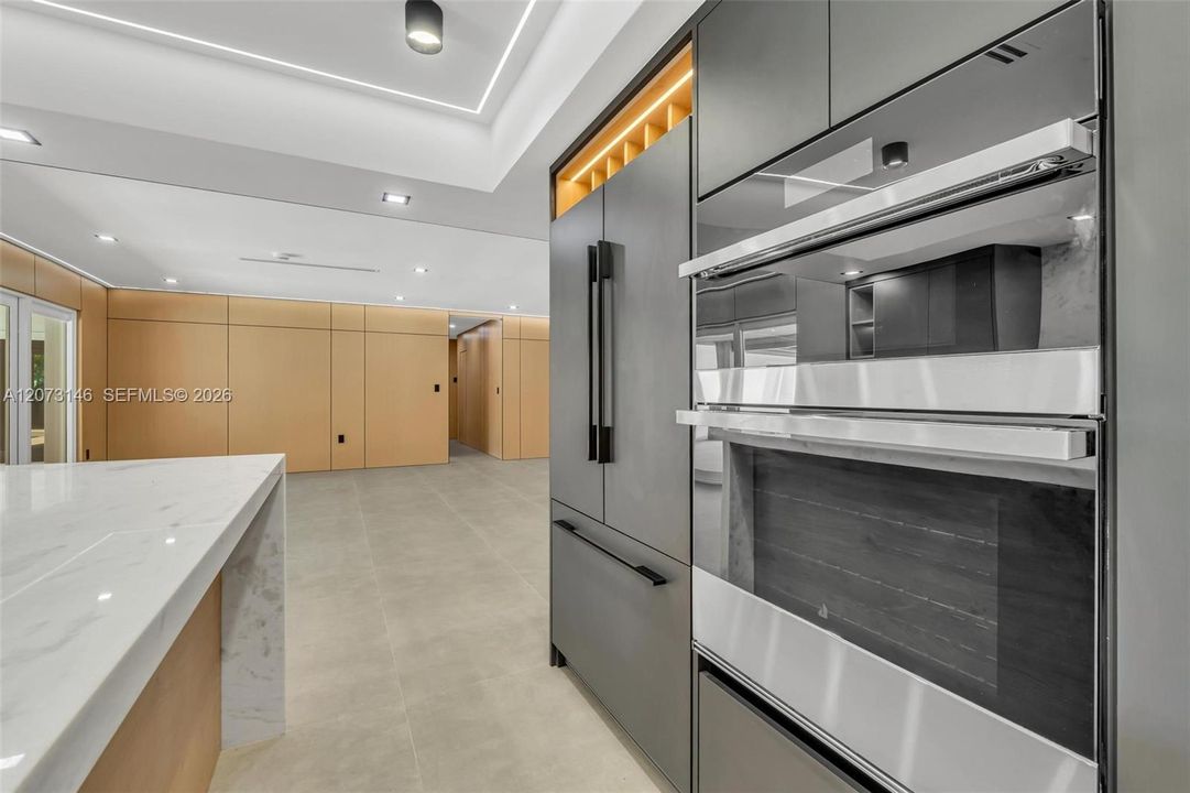 For Sale: $2,350,000 (6 beds, 4 baths, 3467 Square Feet)