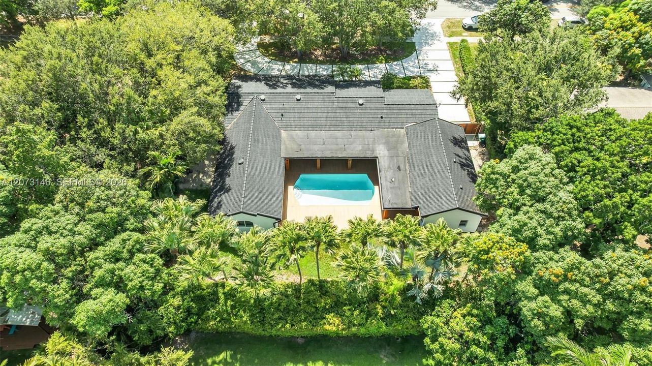 For Sale: $2,350,000 (6 beds, 4 baths, 3467 Square Feet)