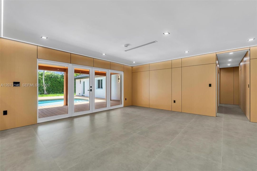 For Sale: $2,350,000 (6 beds, 4 baths, 3467 Square Feet)