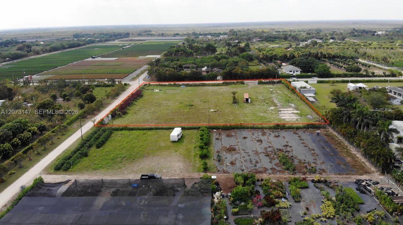 待售: $649,000 (2.50 acres)