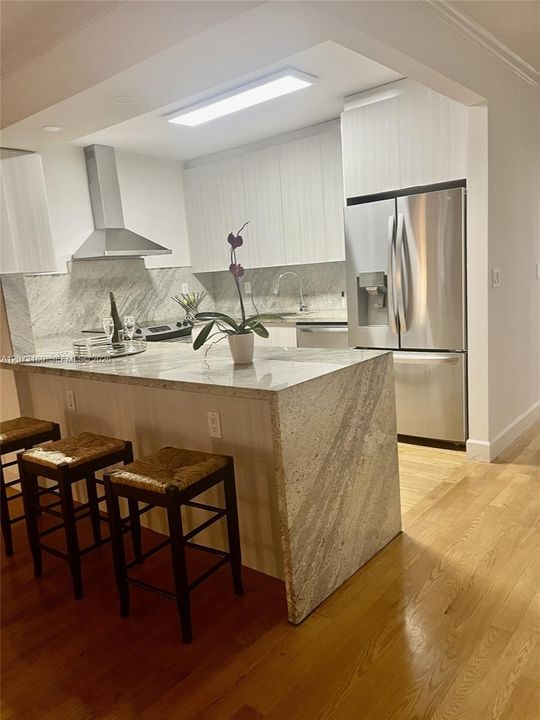В аренду: $7,900 (3 спален, 2 ванн, 1720 Квадратных фут)