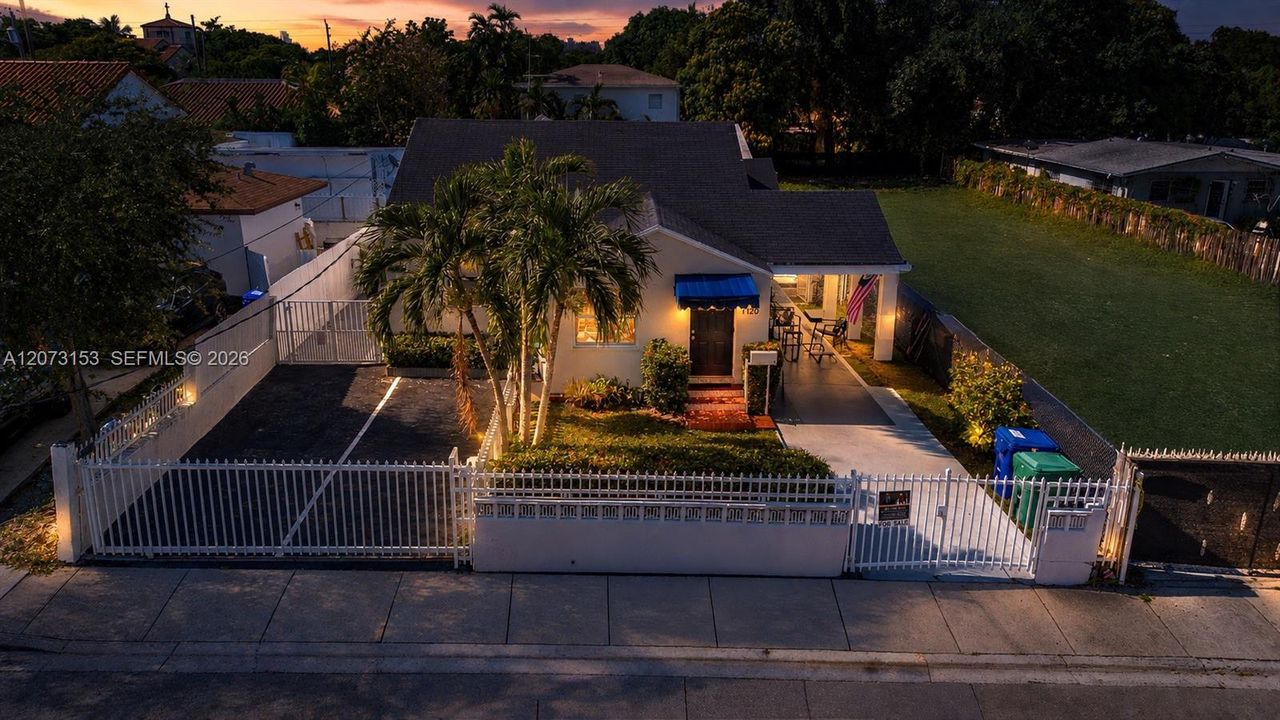 For Sale: $1,150,000 (0 beds, 0 baths, 3304 Square Feet)