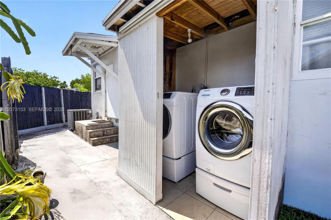 For Sale: $1,150,000 (0 beds, 0 baths, 3304 Square Feet)