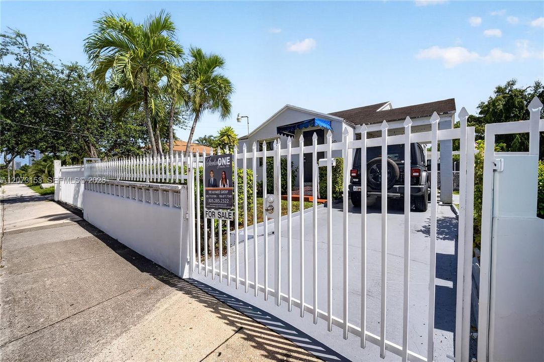 For Sale: $1,150,000 (0 beds, 0 baths, 3304 Square Feet)