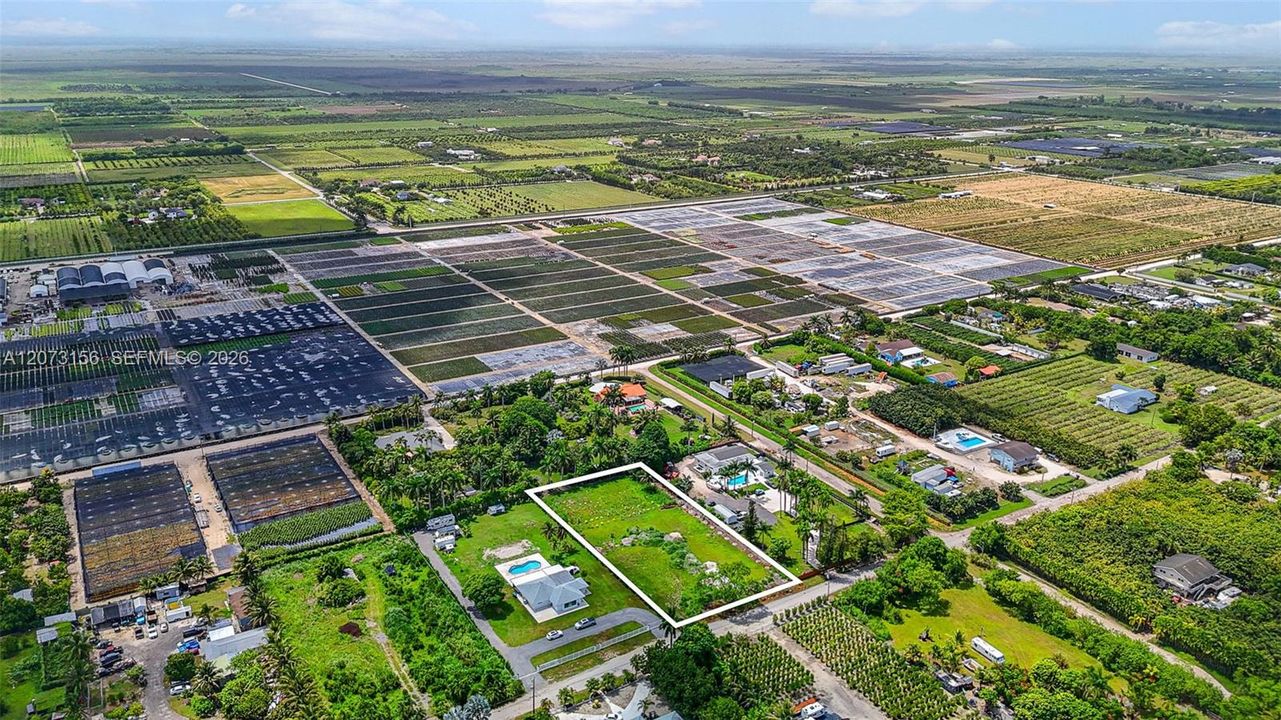 На продажу: $325,000 (1.20 acres)