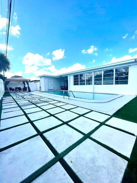 For Rent: $3,800 (3 beds, 2 baths, 1545 Square Feet)