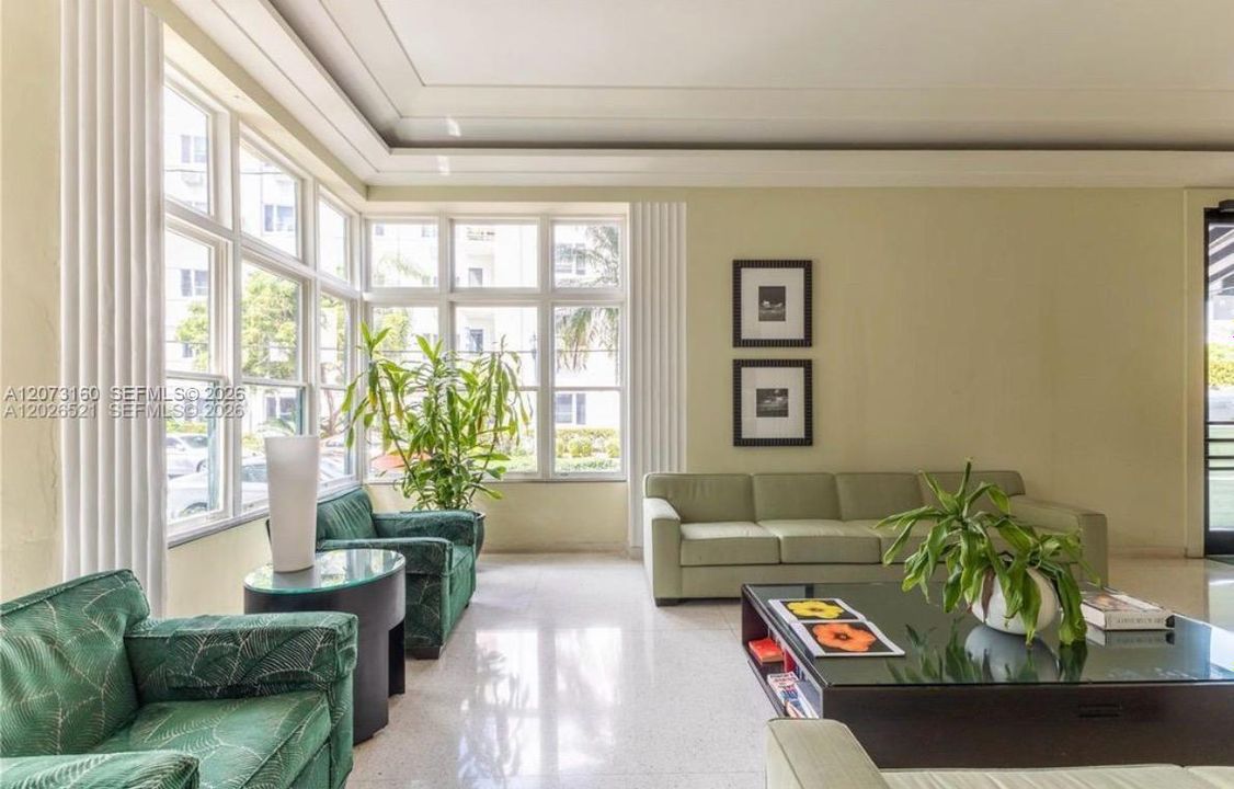 For Rent: $2,100 (0 beds, 1 baths, 400 Square Feet)