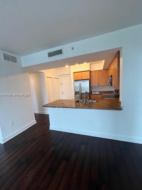 For Rent: $2,500 (2 beds, 2 baths, 1036 Square Feet)