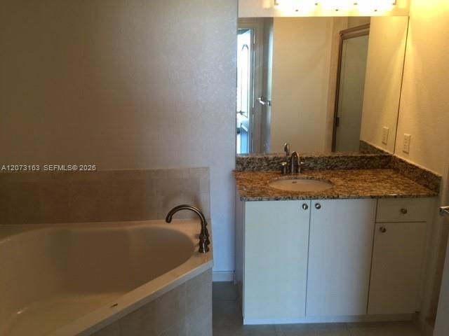 For Rent: $2,500 (2 beds, 2 baths, 1036 Square Feet)