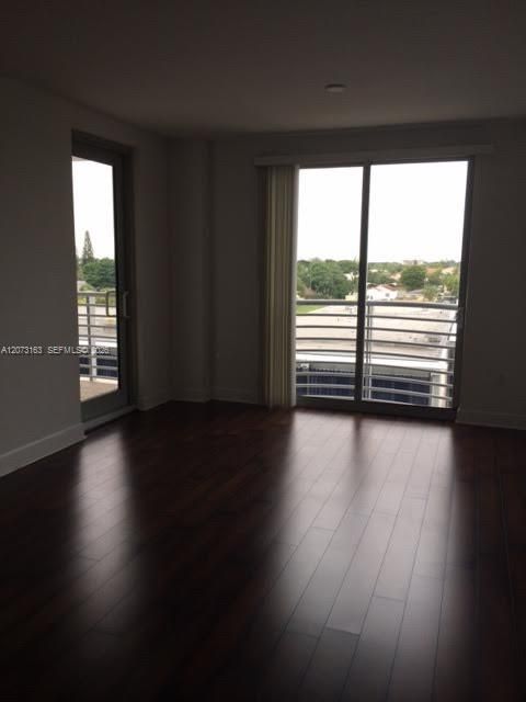 For Rent: $2,500 (2 beds, 2 baths, 1036 Square Feet)