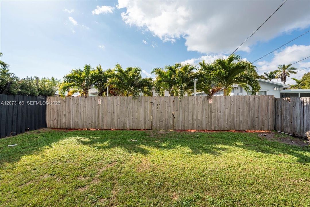 For Rent: $2,400 (1 beds, 1 baths, 550 Square Feet)