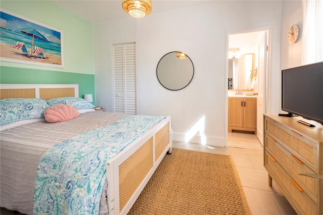For Rent: $2,400 (1 beds, 1 baths, 550 Square Feet)