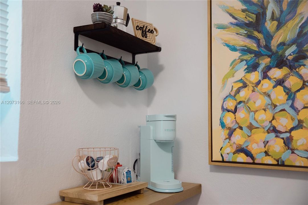 For Rent: $2,400 (1 beds, 1 baths, 550 Square Feet)