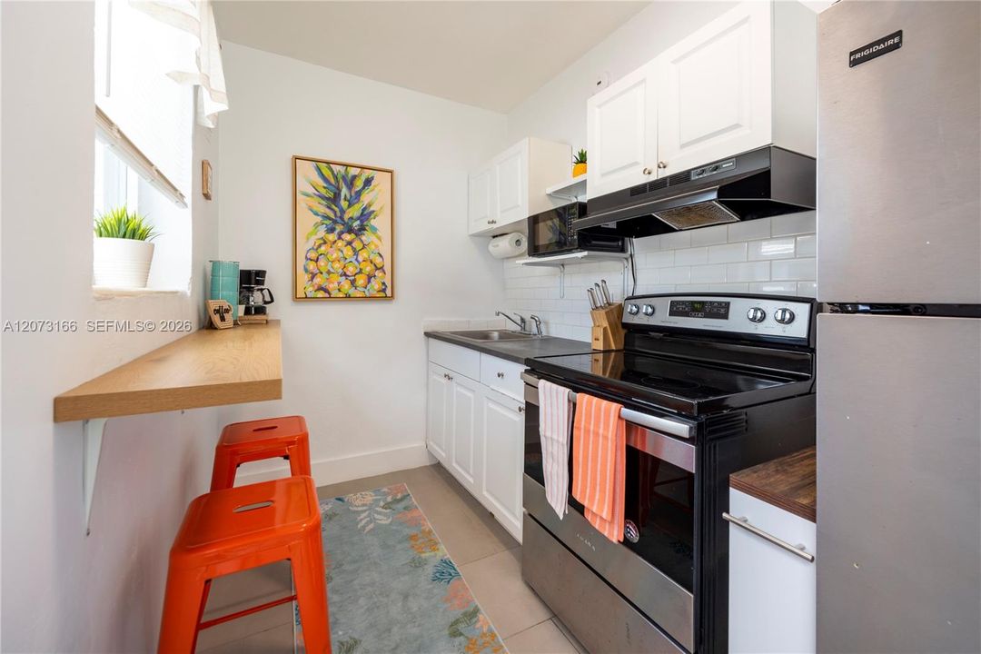 For Rent: $2,400 (1 beds, 1 baths, 550 Square Feet)