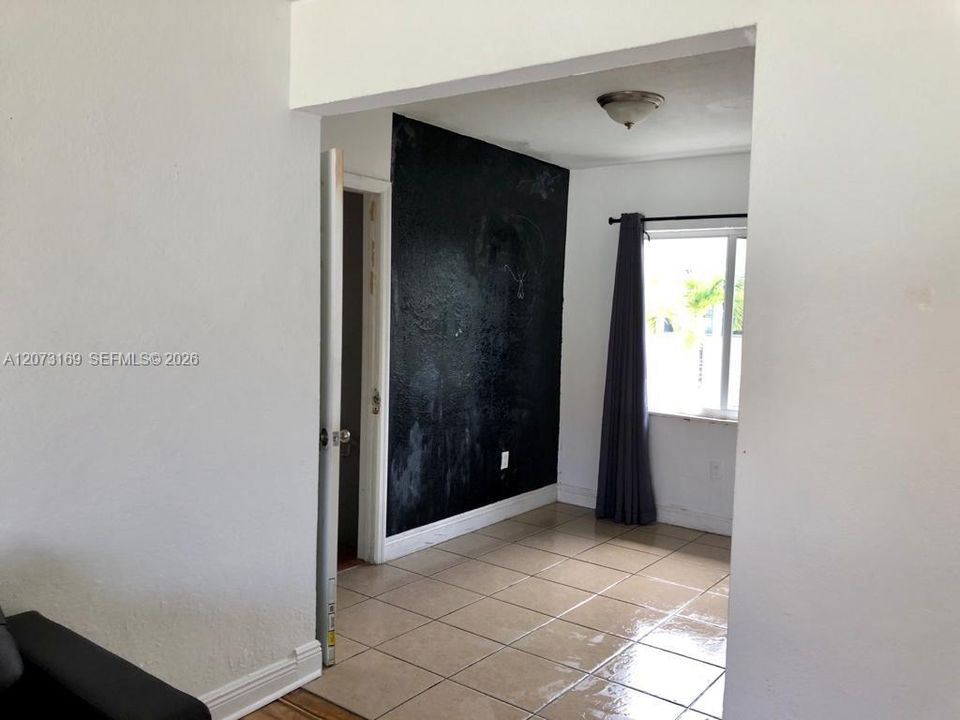 В аренду: $2,100 (2 спален, 1 ванн, 3692 Квадратных фут)