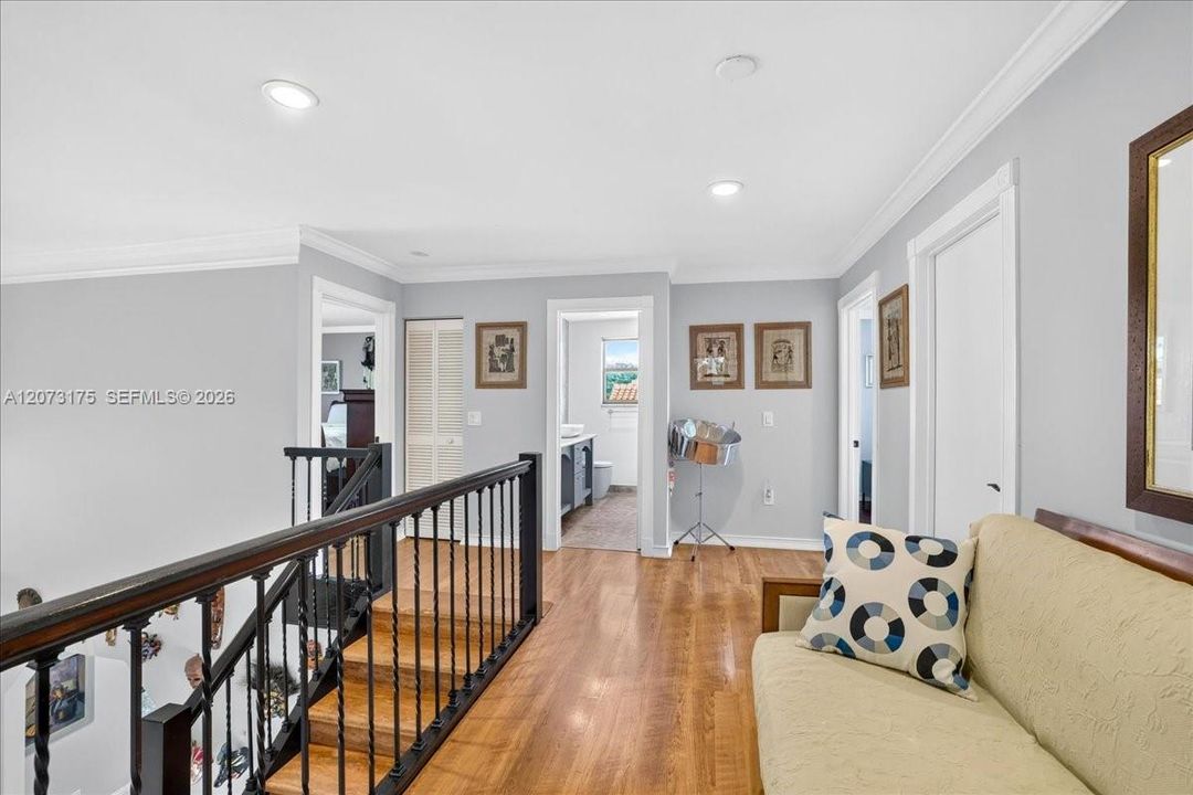 For Sale: $1,150,000 (4 beds, 2 baths, 2894 Square Feet)