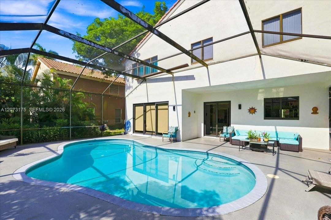 For Sale: $1,150,000 (4 beds, 2 baths, 2894 Square Feet)