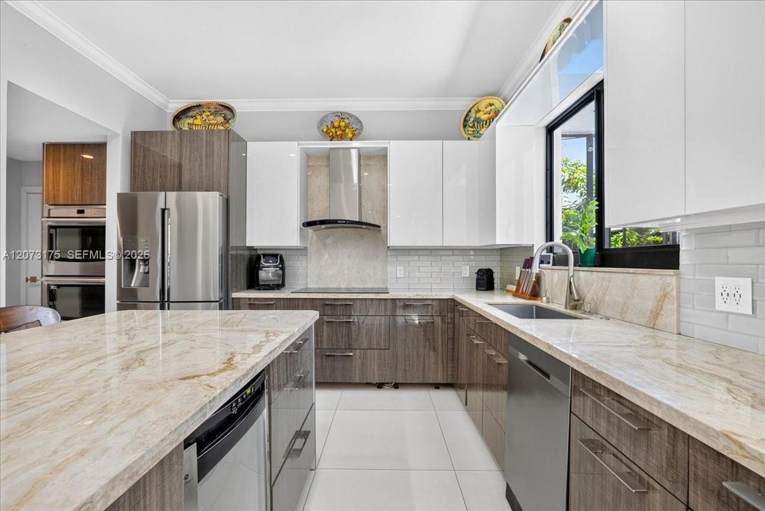 For Sale: $1,150,000 (4 beds, 2 baths, 2894 Square Feet)