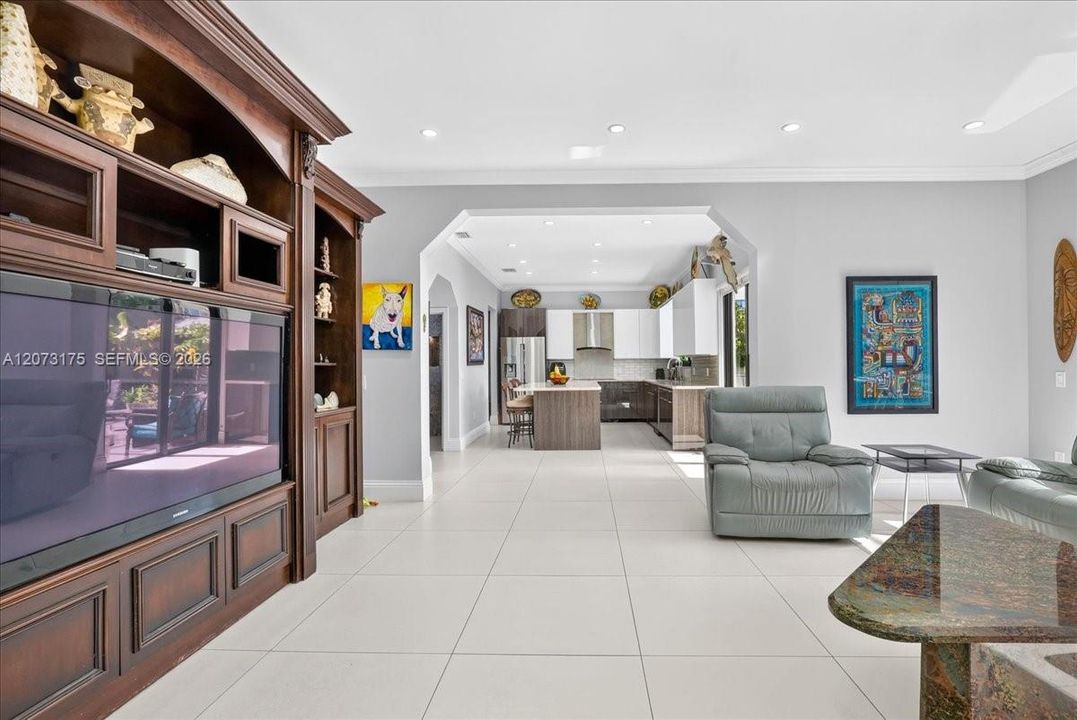 For Sale: $1,150,000 (4 beds, 2 baths, 2894 Square Feet)