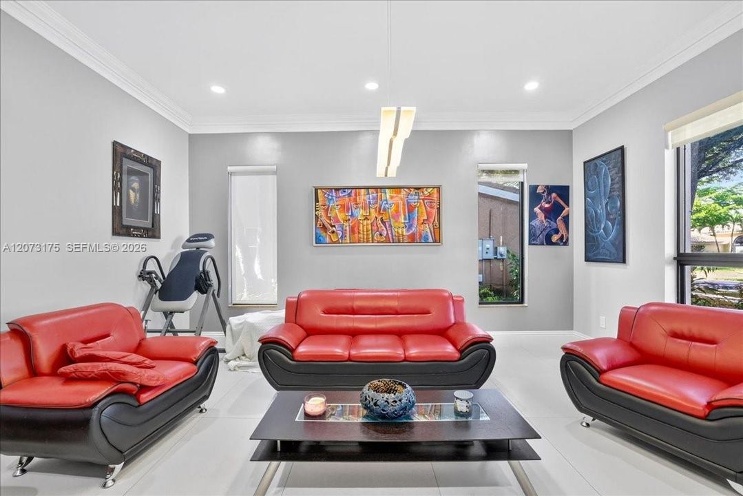 For Sale: $1,150,000 (4 beds, 2 baths, 2894 Square Feet)