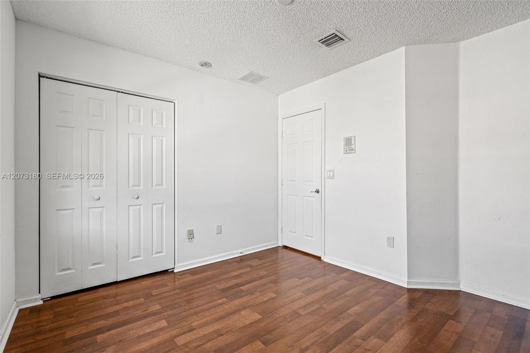 For Sale: $579,900 (3 beds, 2 baths, 2189 Square Feet)