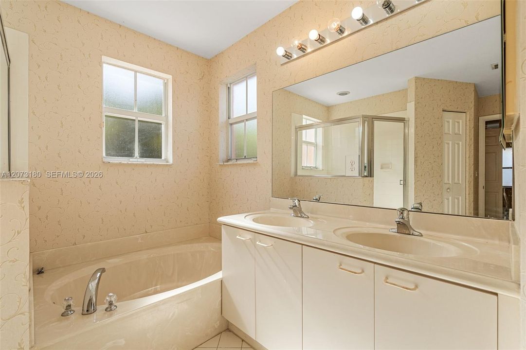 For Sale: $579,900 (3 beds, 2 baths, 2189 Square Feet)