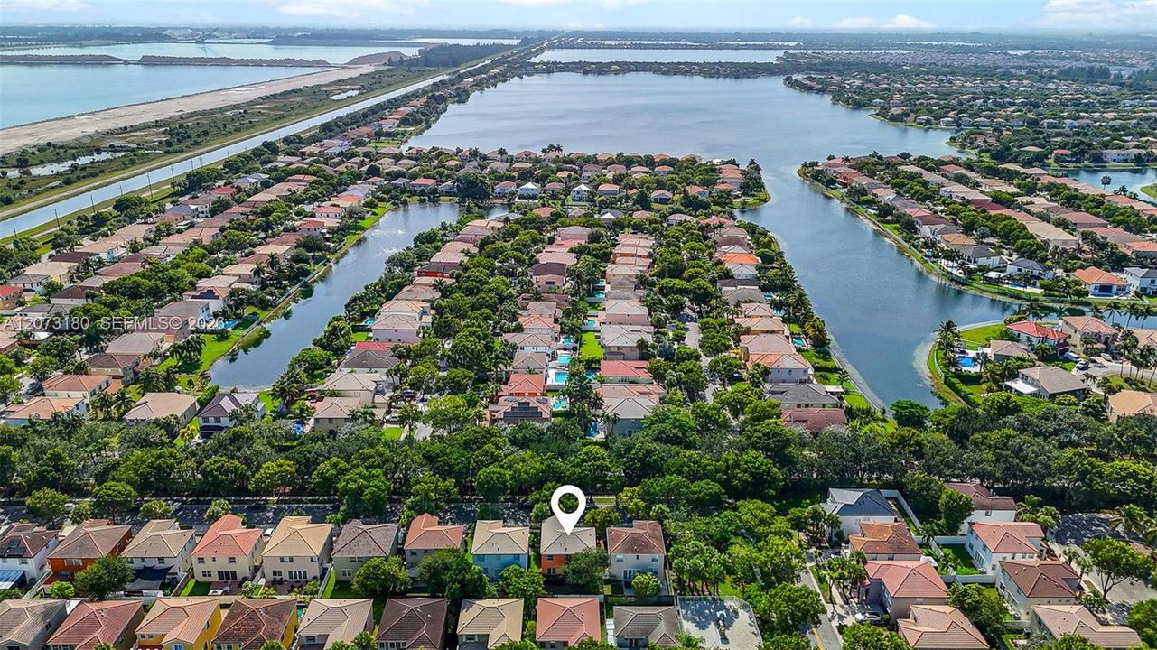 For Sale: $579,900 (3 beds, 2 baths, 2189 Square Feet)