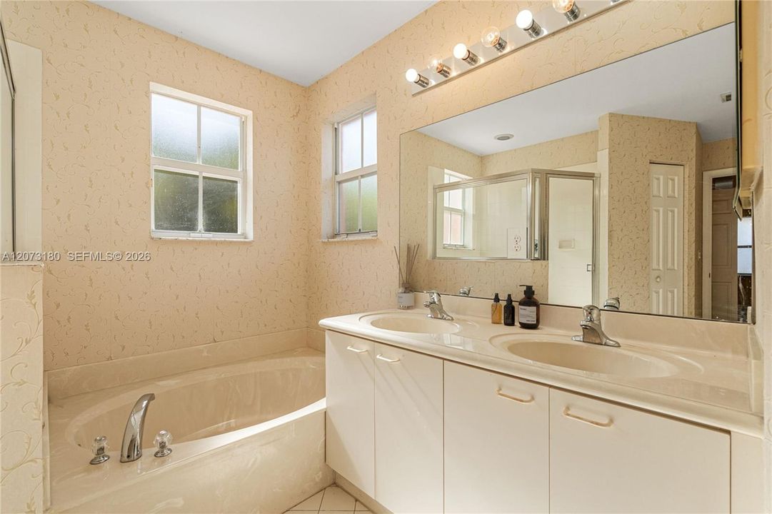 For Sale: $579,900 (3 beds, 2 baths, 2189 Square Feet)