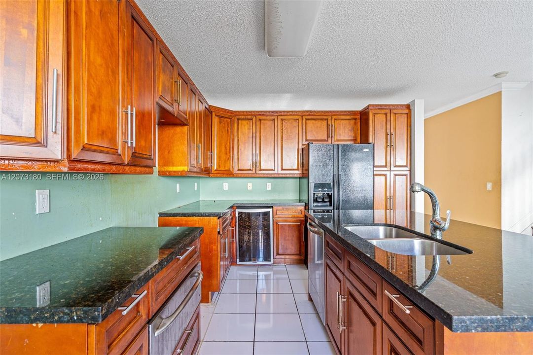 For Sale: $579,900 (3 beds, 2 baths, 2189 Square Feet)