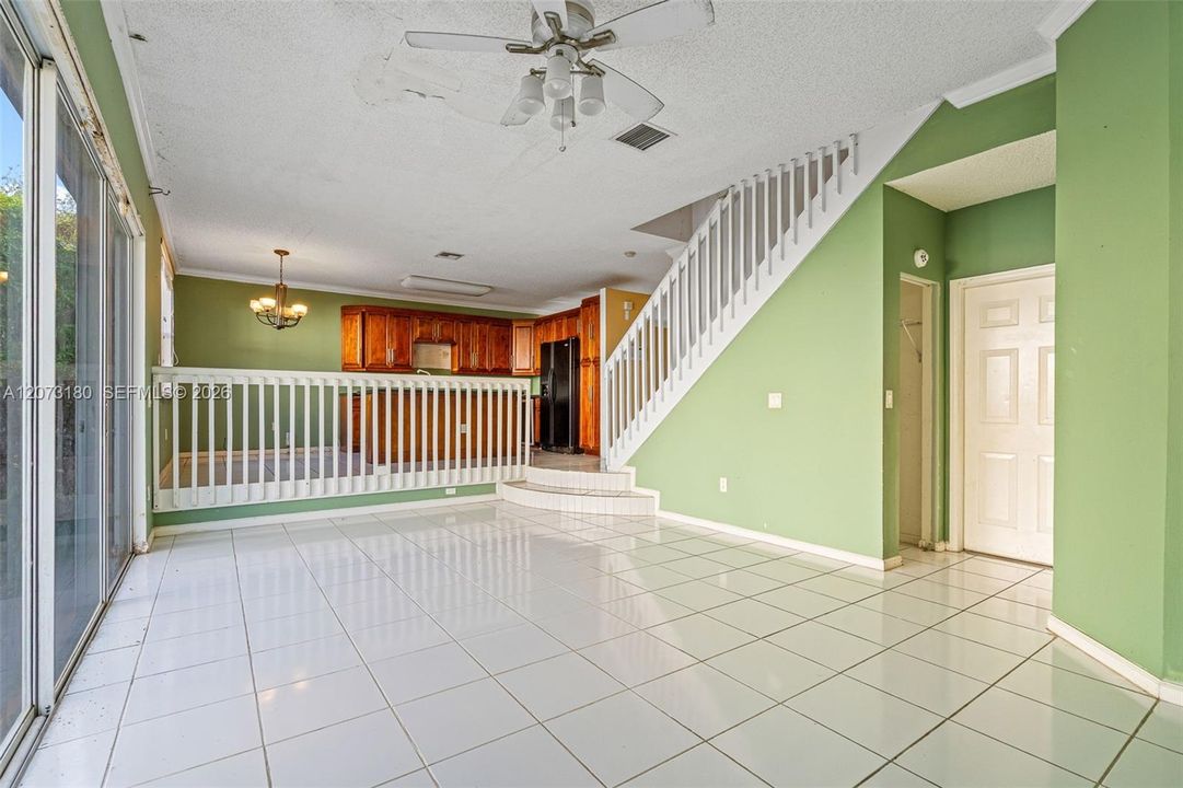 For Sale: $579,900 (3 beds, 2 baths, 2189 Square Feet)