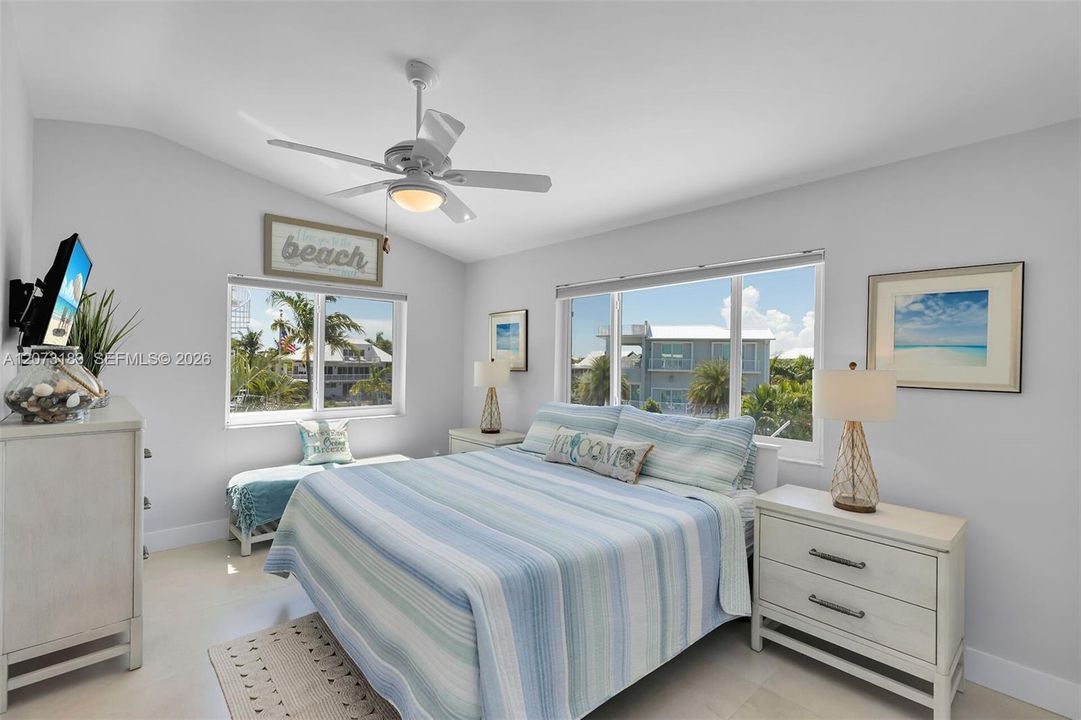 Large primary bath with 2 Walk-in closets