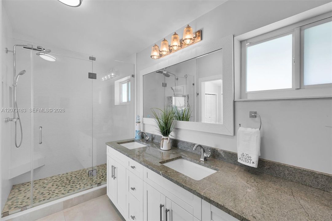 Extra Large shower with dual sinks, Hansgrove and delta faucets