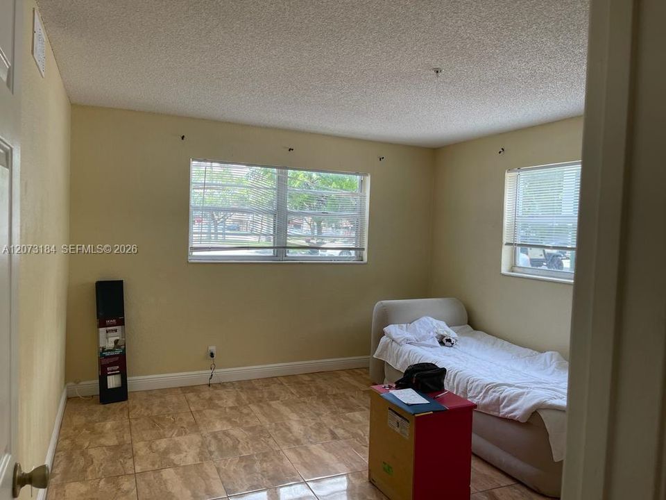 В аренду: $1,750 (2 спален, 1 ванн, 776 Квадратных фут)