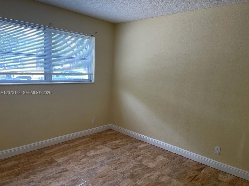 В аренду: $1,750 (2 спален, 1 ванн, 776 Квадратных фут)