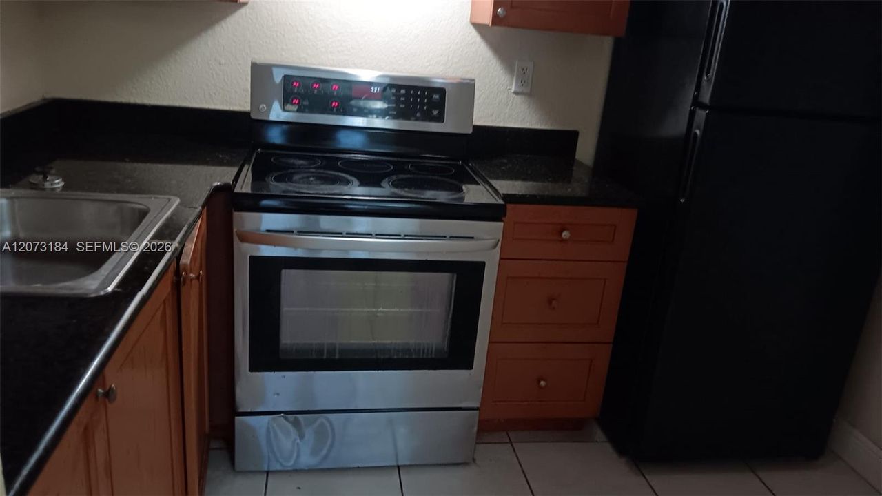 В аренду: $1,750 (2 спален, 1 ванн, 776 Квадратных фут)
