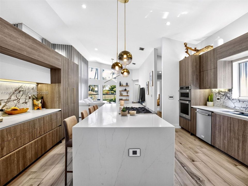 En Venta: $1,299,000 (4 camas, 3 baños, 2414 Pies cuadrados)
