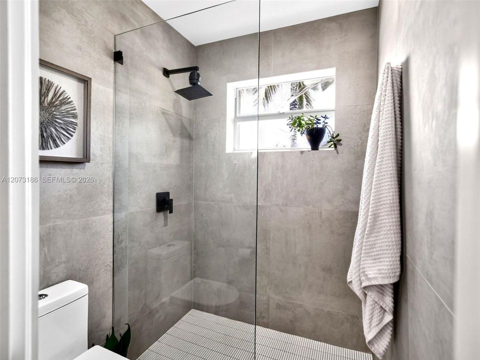 En Venta: $1,299,000 (4 camas, 3 baños, 2414 Pies cuadrados)