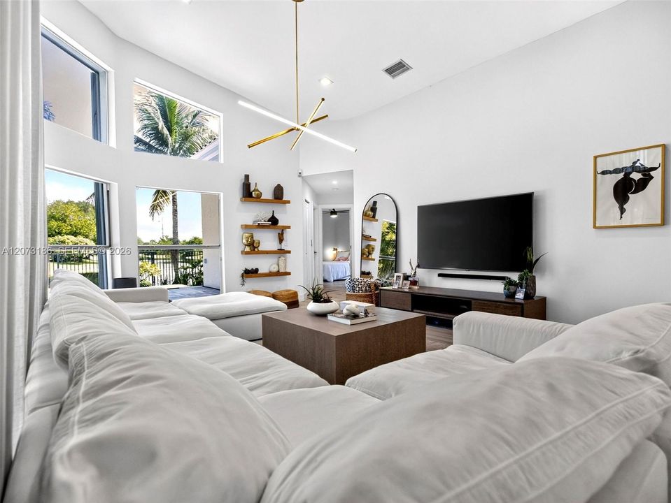 En Venta: $1,299,000 (4 camas, 3 baños, 2414 Pies cuadrados)