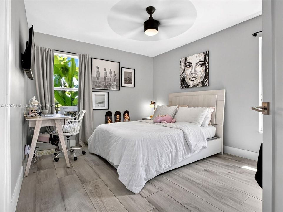 En Venta: $1,299,000 (4 camas, 3 baños, 2414 Pies cuadrados)