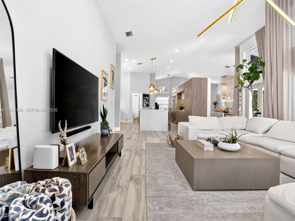 En Venta: $1,299,000 (4 camas, 3 baños, 2414 Pies cuadrados)