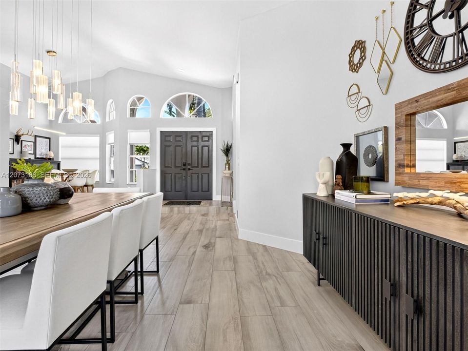 En Venta: $1,299,000 (4 camas, 3 baños, 2414 Pies cuadrados)