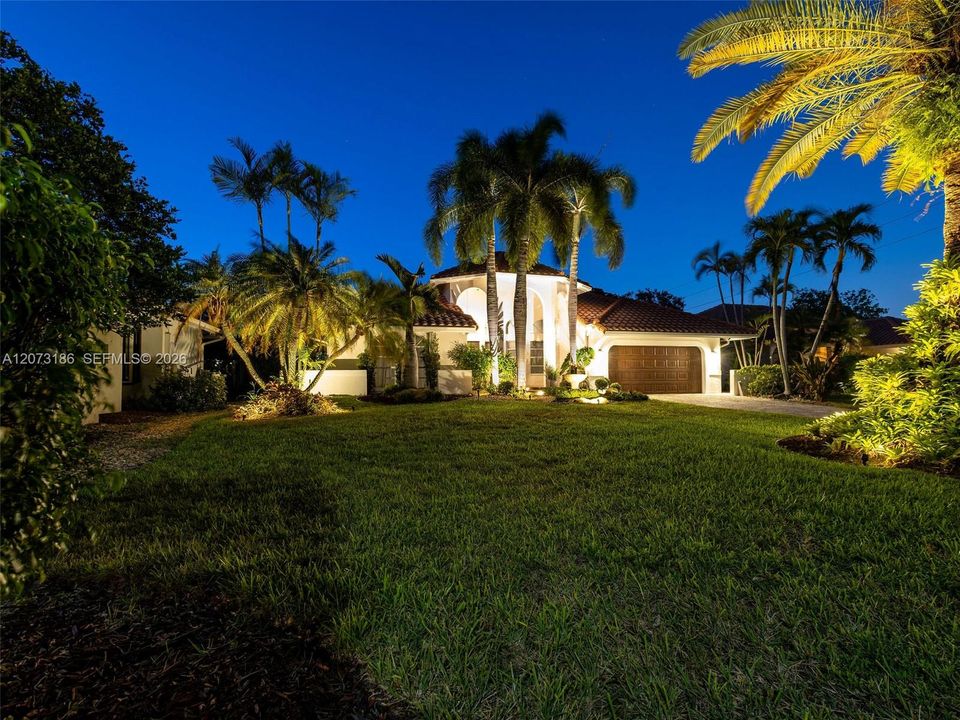 En Venta: $1,299,000 (4 camas, 3 baños, 2414 Pies cuadrados)