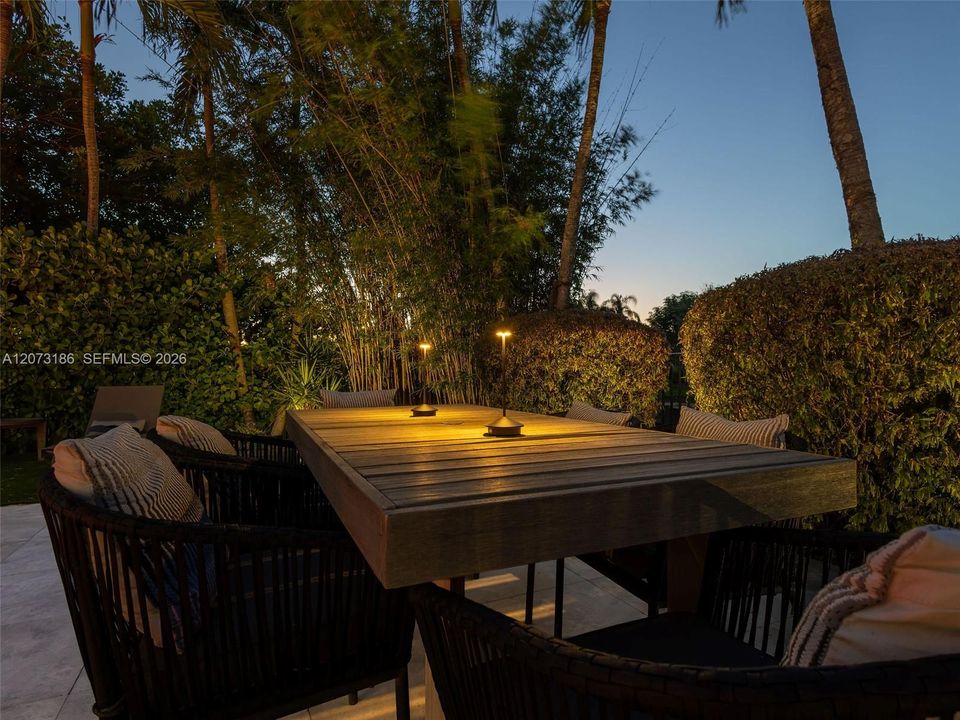 En Venta: $1,299,000 (4 camas, 3 baños, 2414 Pies cuadrados)