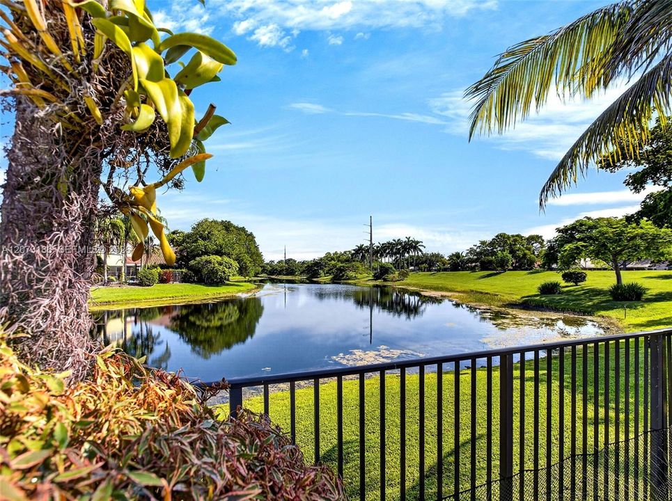 En Venta: $1,299,000 (4 camas, 3 baños, 2414 Pies cuadrados)