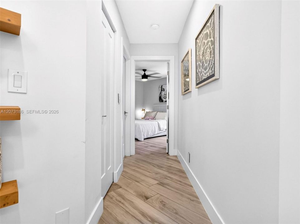 En Venta: $1,299,000 (4 camas, 3 baños, 2414 Pies cuadrados)