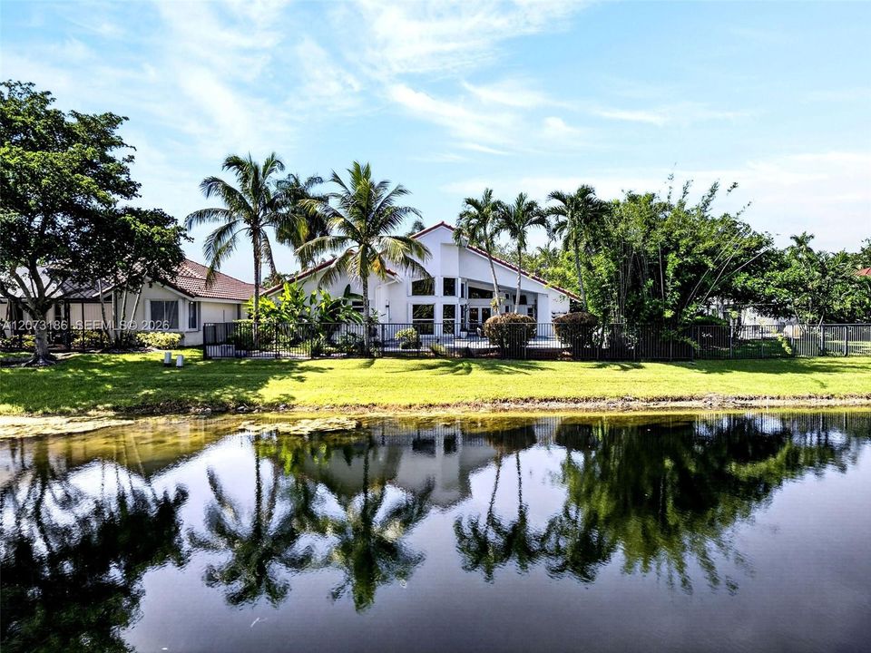 En Venta: $1,299,000 (4 camas, 3 baños, 2414 Pies cuadrados)